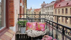 Pregătiți-vă balconul pentru noul sezon. Cum să creați un colțișor confortabil pe câțiva metri pătrați?